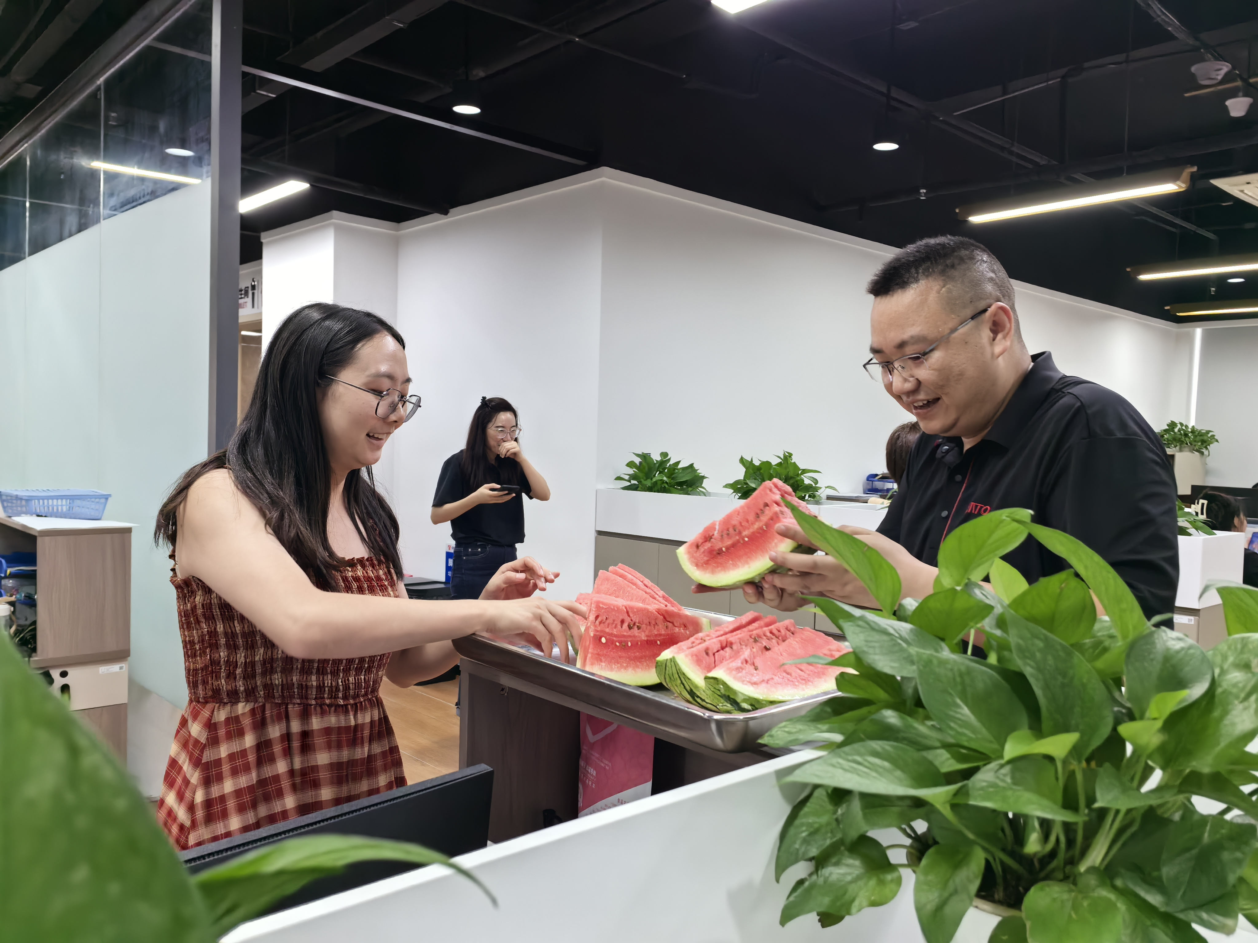 情系員工，暑送清涼&mdash;&mdash;潤通集團開展高溫慰問活動